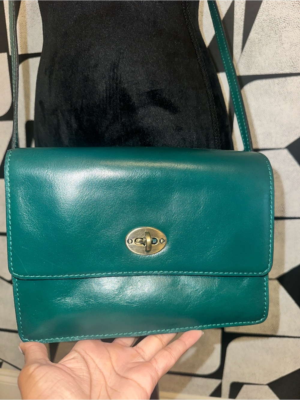 Livana Crossbody
Vintage Distressed Leather